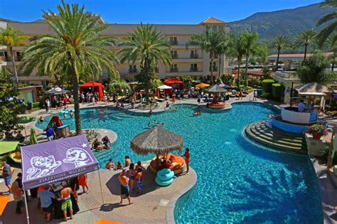 Harrah's resort southern california - Enjoy the Ultimate Getaway at Harrah´s Rincon Casino & Resort. Resort fee $22.38 per night + tax (full amount with tax $25.00) Effective 5/26/20, the property is now 21+ ONLY. Anyone under the age of 21 will not be allowed on the property. This hotel mandates that all patrons and employees must wear a mask at all times while inside the hotel. 